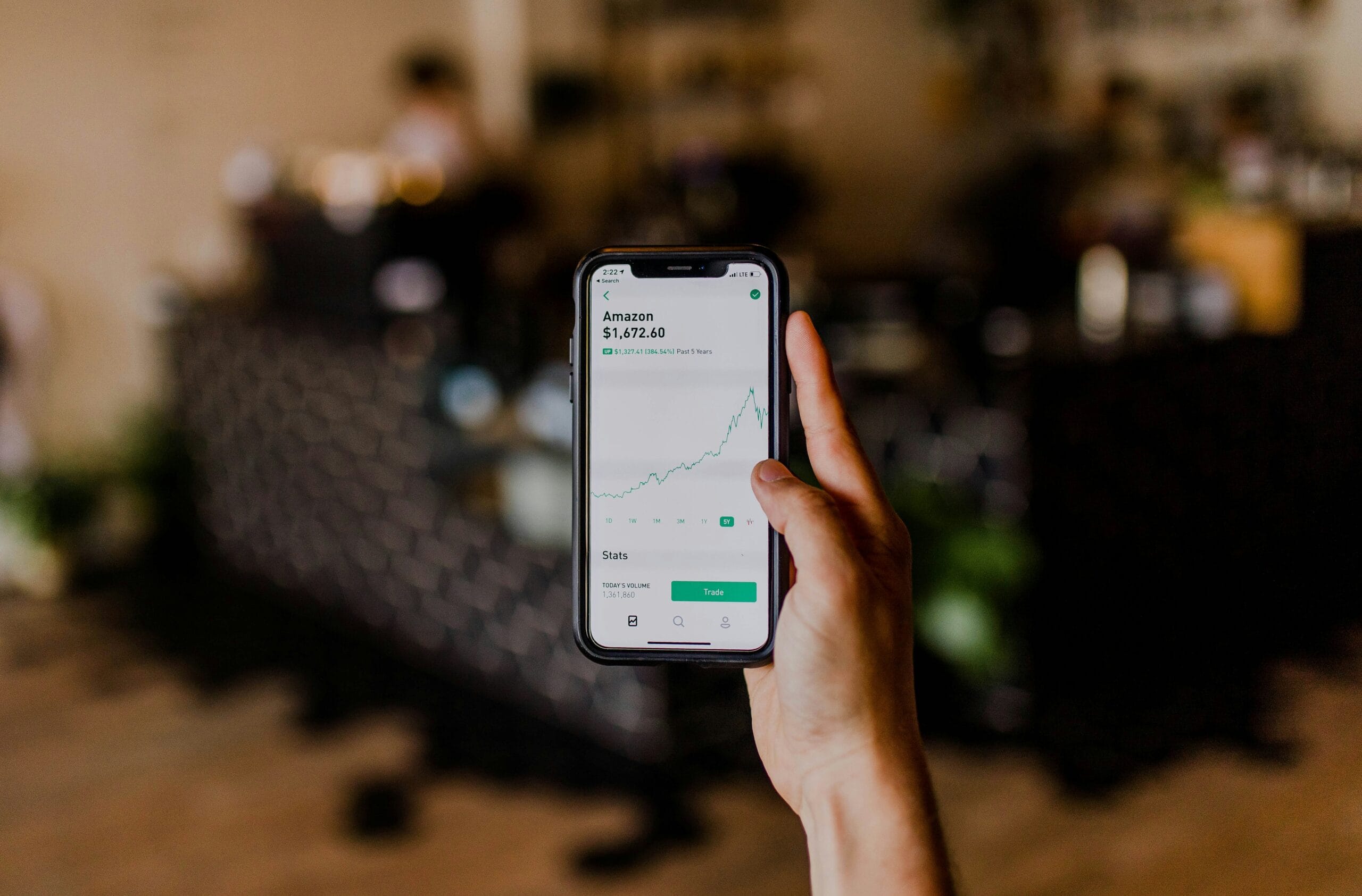 Perbedaan Analisis Teknikal dan Analisis Fundamental dalam Dunia Investasi Saham